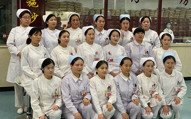 【5.12护士节】乐动平台举办茶话会白衣天使受表彰(图1)