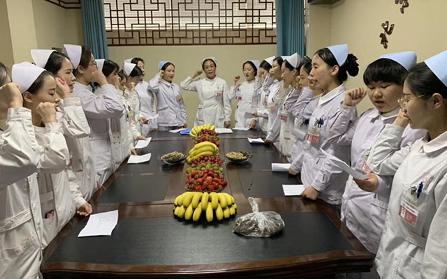 【5.12护士节】乐动平台举办茶话会白衣天使受表彰(图2)